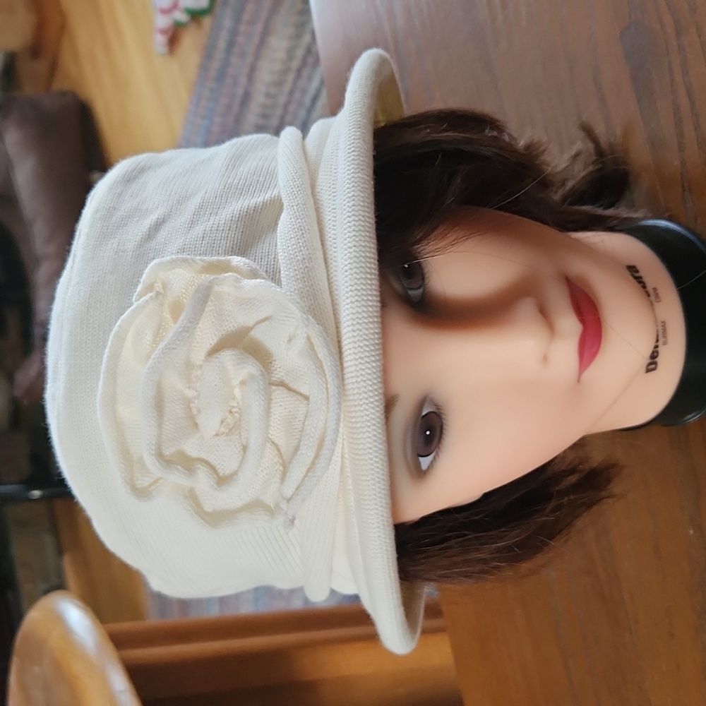 Parkhurst Cream Women's Cotton Knit Hat with Floral Detail Vintage Styled New - Picture 7 of 10